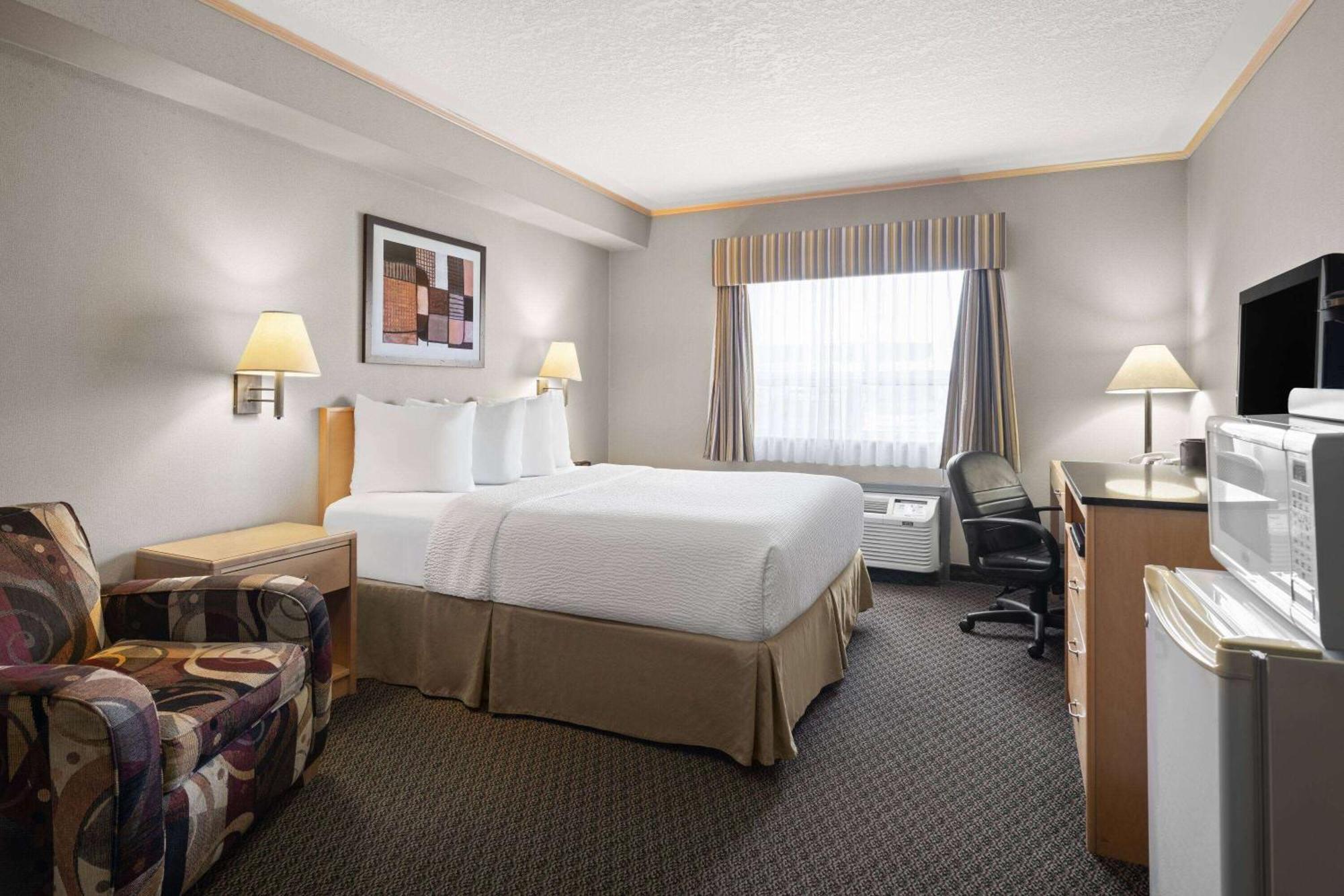 Travelodge By Wyndham Fort Mcmurray Dış mekan fotoğraf
