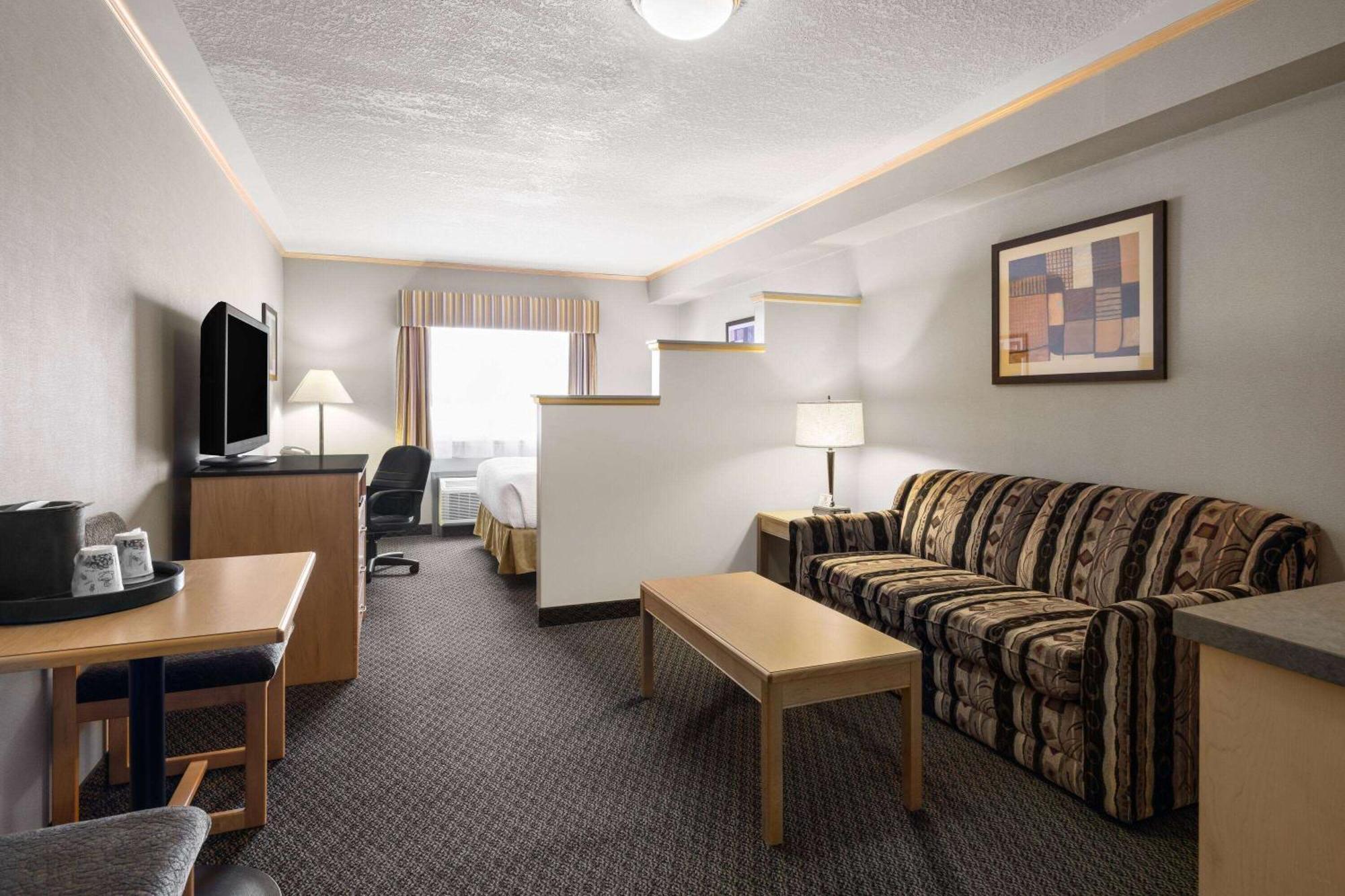 Travelodge By Wyndham Fort Mcmurray Dış mekan fotoğraf
