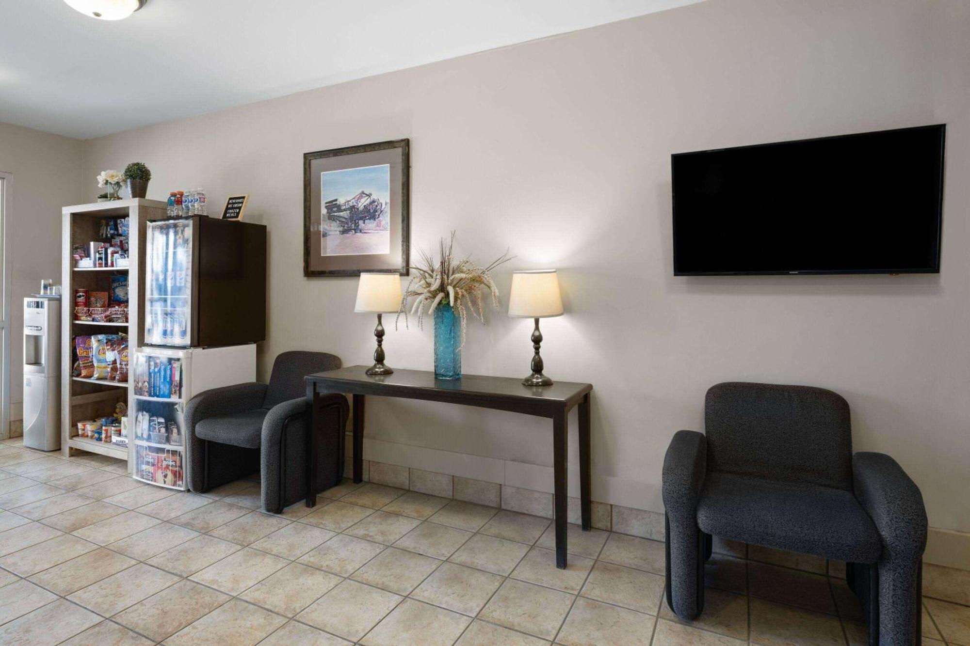 Travelodge By Wyndham Fort Mcmurray Dış mekan fotoğraf