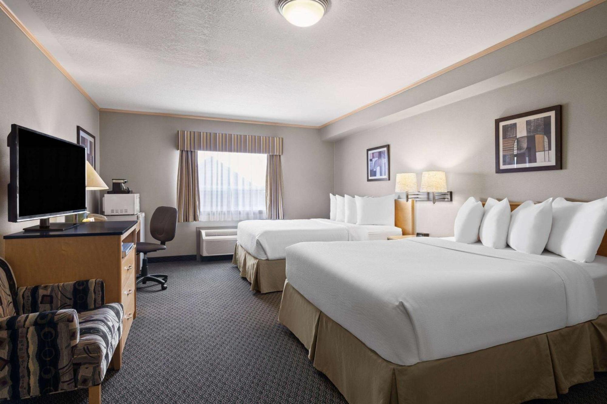 Travelodge By Wyndham Fort Mcmurray Dış mekan fotoğraf