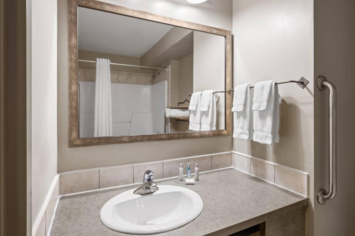 Travelodge By Wyndham Fort Mcmurray Oda fotoğraf