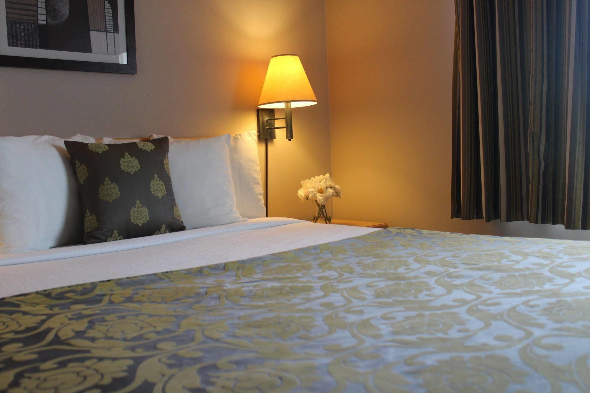 Travelodge By Wyndham Fort Mcmurray Dış mekan fotoğraf